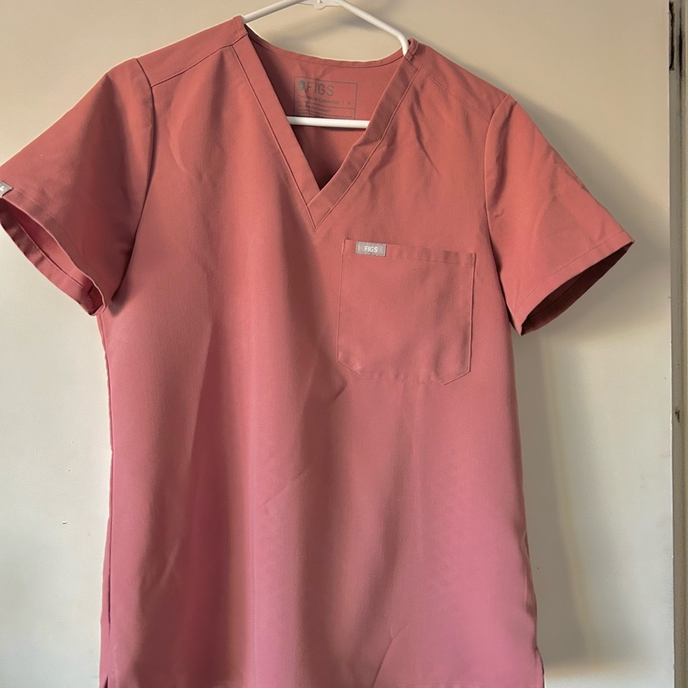 Figs Mauve Catarina style top